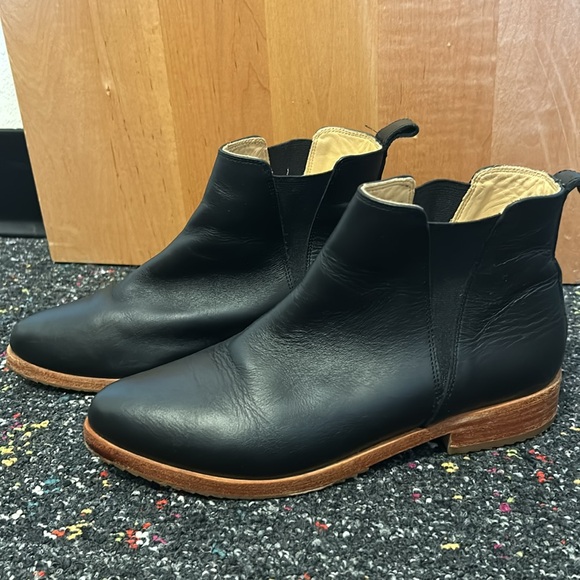 Nisolo Everyday Chelsea Ankle Pull On Booties black leather size 8 - Picture 5 of 8